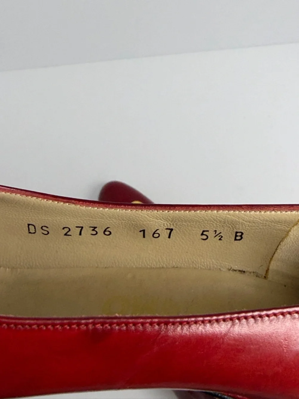 Salvatore Ferragamo Vintage Gancini Red Leather Pumps Size 5.5 - Picture 7 of 9